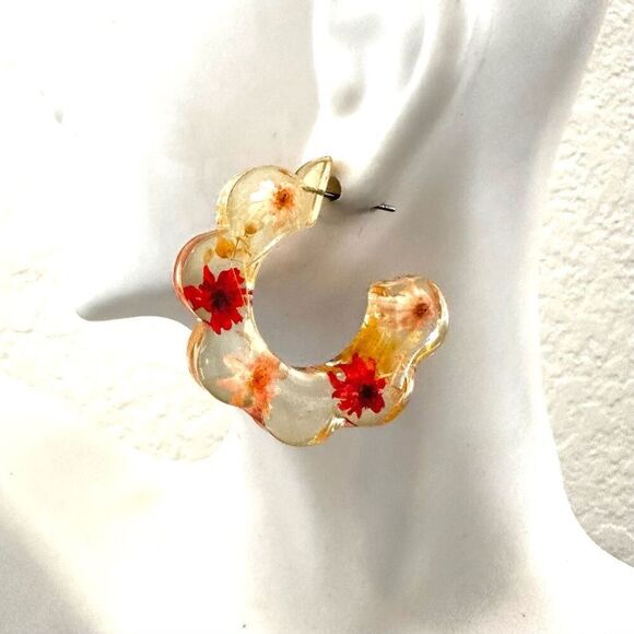 Dried  Flower Acrylic Hoop Earrings - Picture 5 of 8